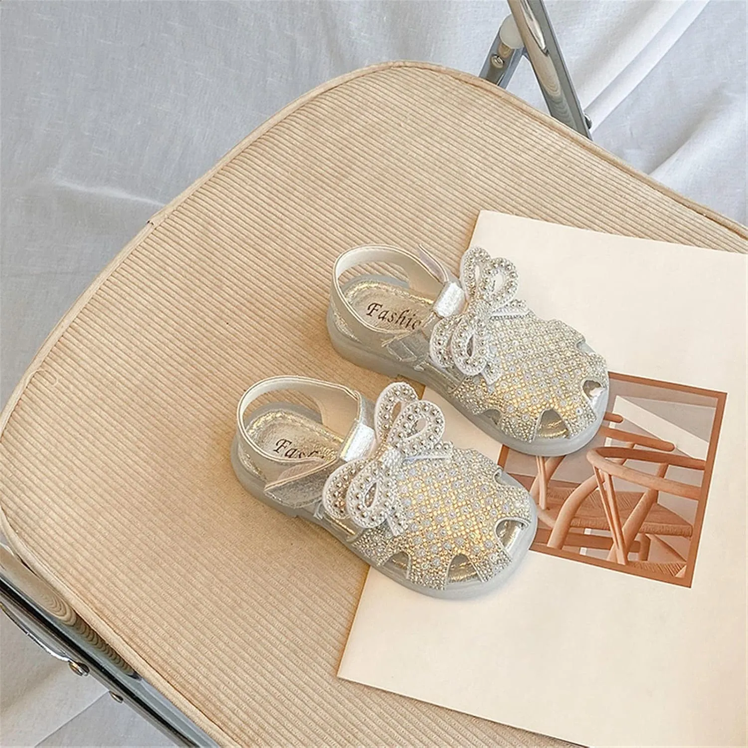 Baby Flat Sole Foot Warmer Girls Leather Rhinestones Embroidery Bow Design Soft Toe Princess Dress Flat Shoes