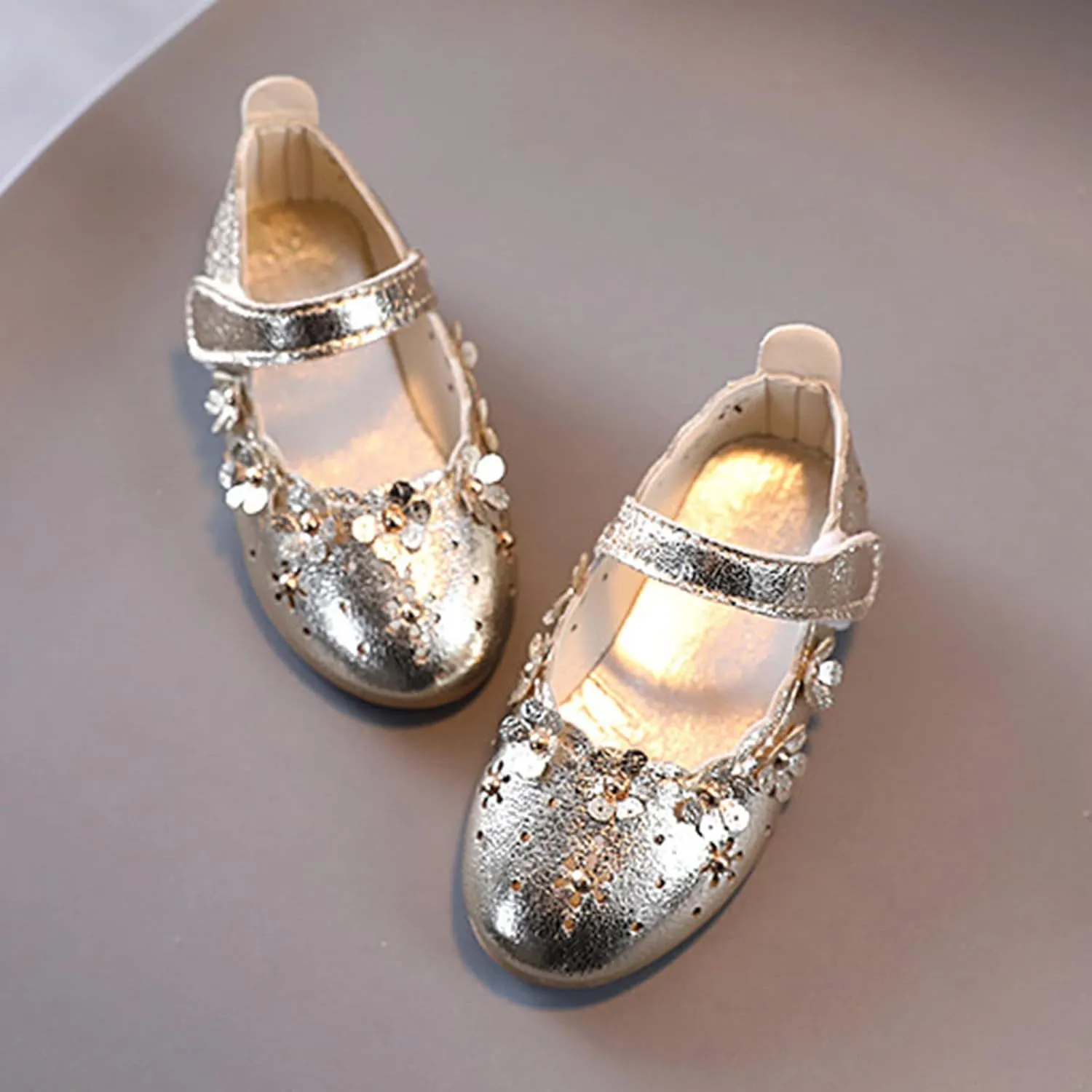 Children Low Heel Foot Warmer Girls Sandal Shoes Flower Shoes Hollow Flower Shoes Soft Sole Princess Sandals
