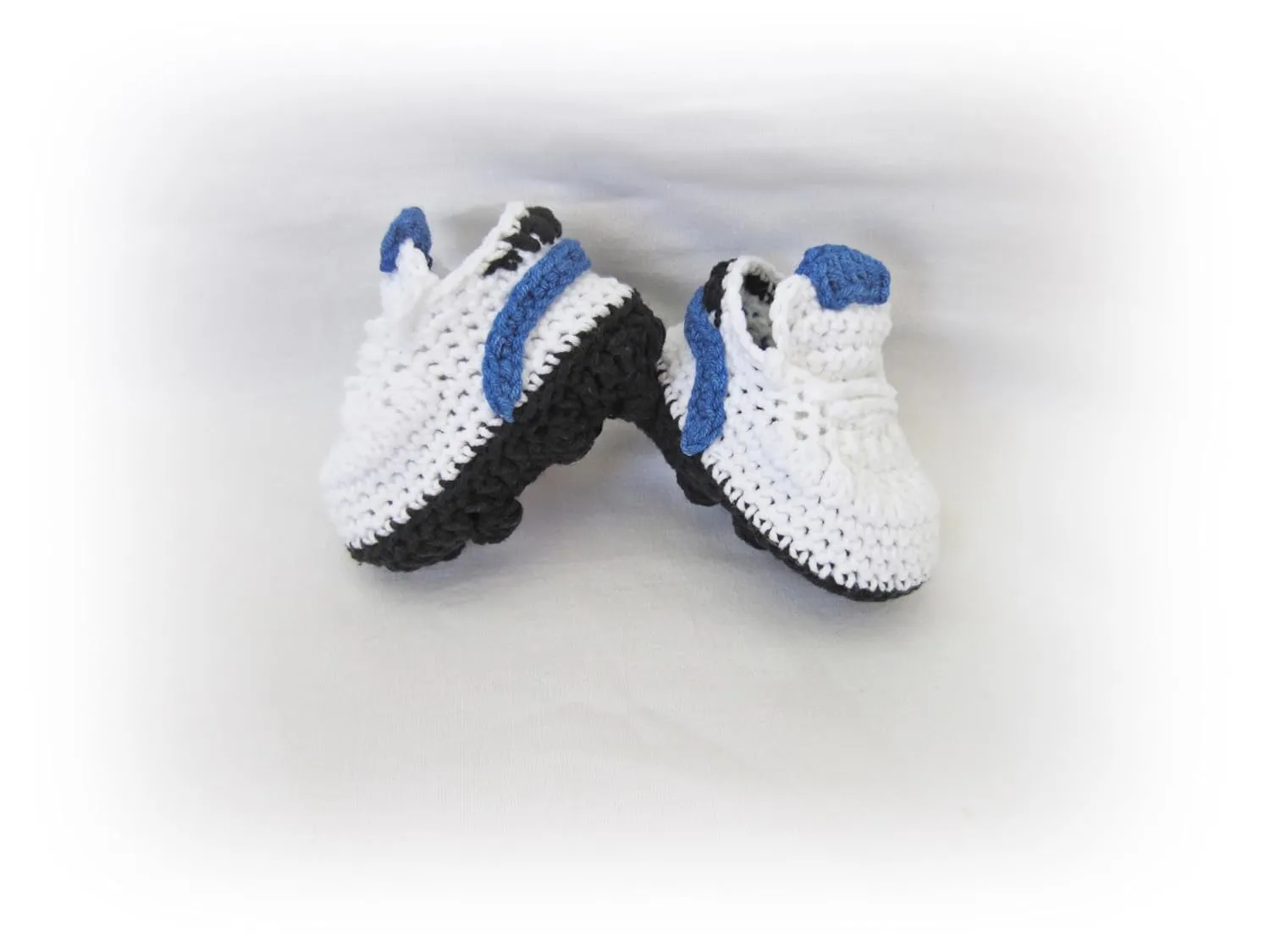 Crochet Baby Sports Football Shoes, Crochet Soccer Shoes, Baby's First Cleats, Atletic Newborn Booties (3-6 months)