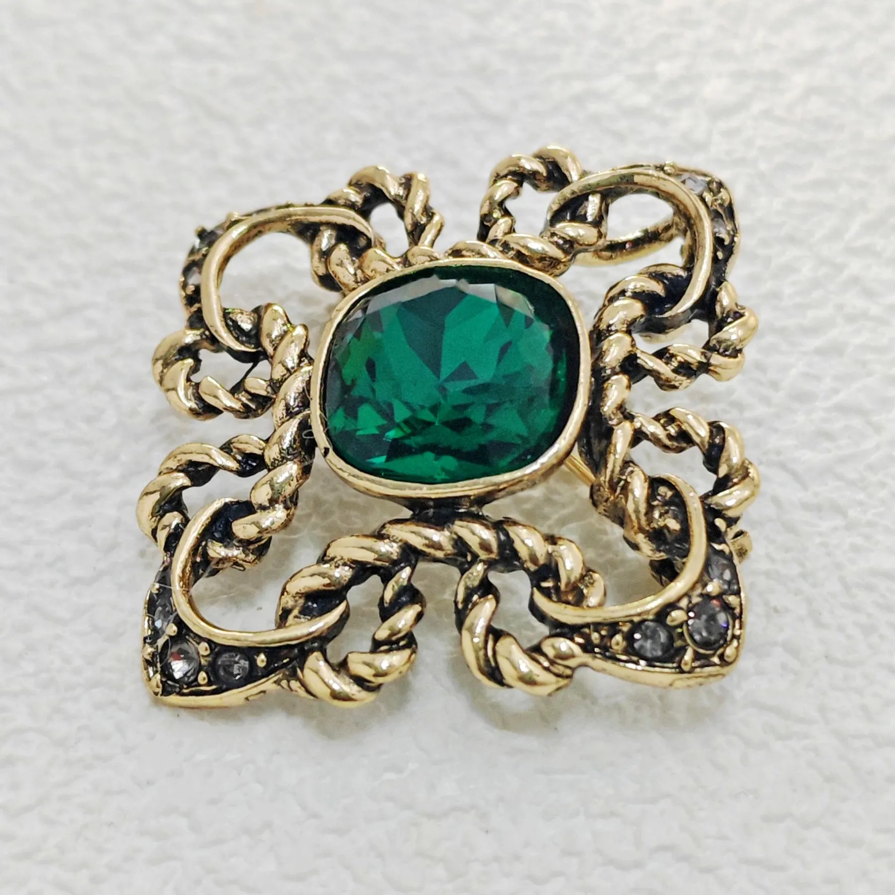 Fashion Vintage Green Stone Centered Art Deco Cross Brooch Pin Mother's Day Green Crystal Jewelry