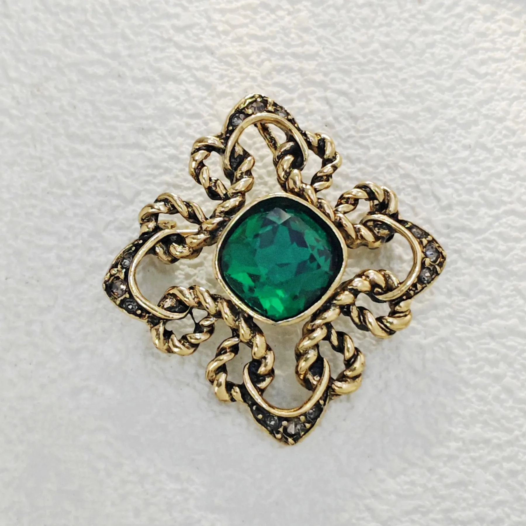 Fashion Vintage Green Stone Centered Art Deco Cross Brooch Pin Mother's Day Green Crystal Jewelry