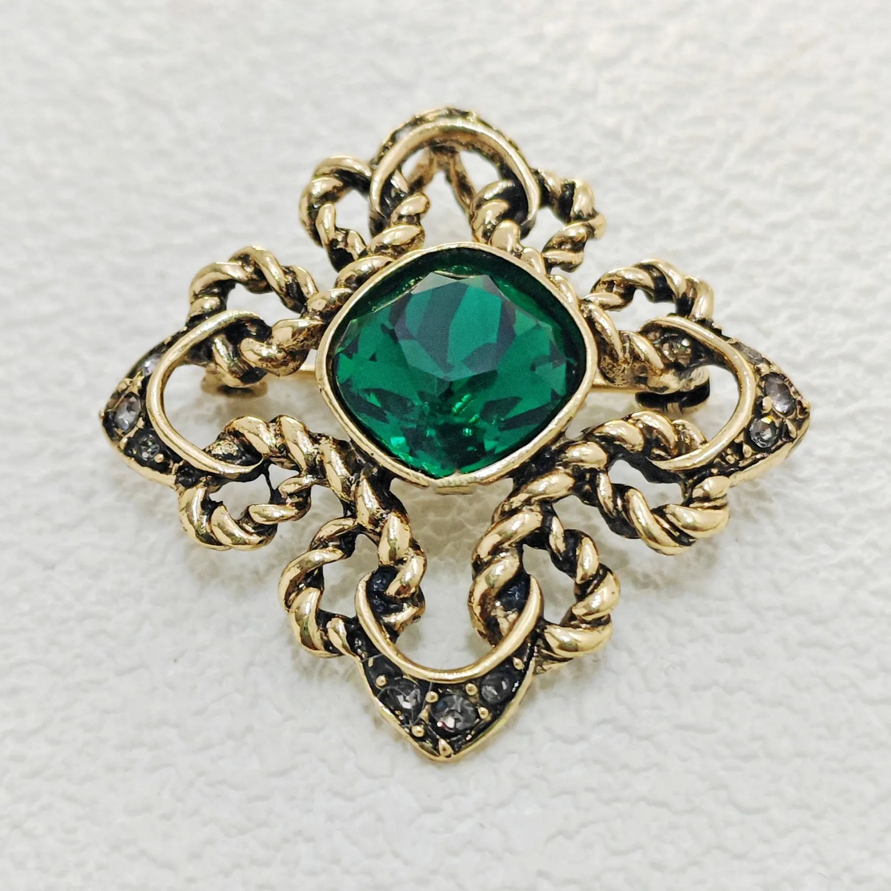 Fashion Vintage Green Stone Centered Art Deco Cross Brooch Pin Mother's Day Green Crystal Jewelry