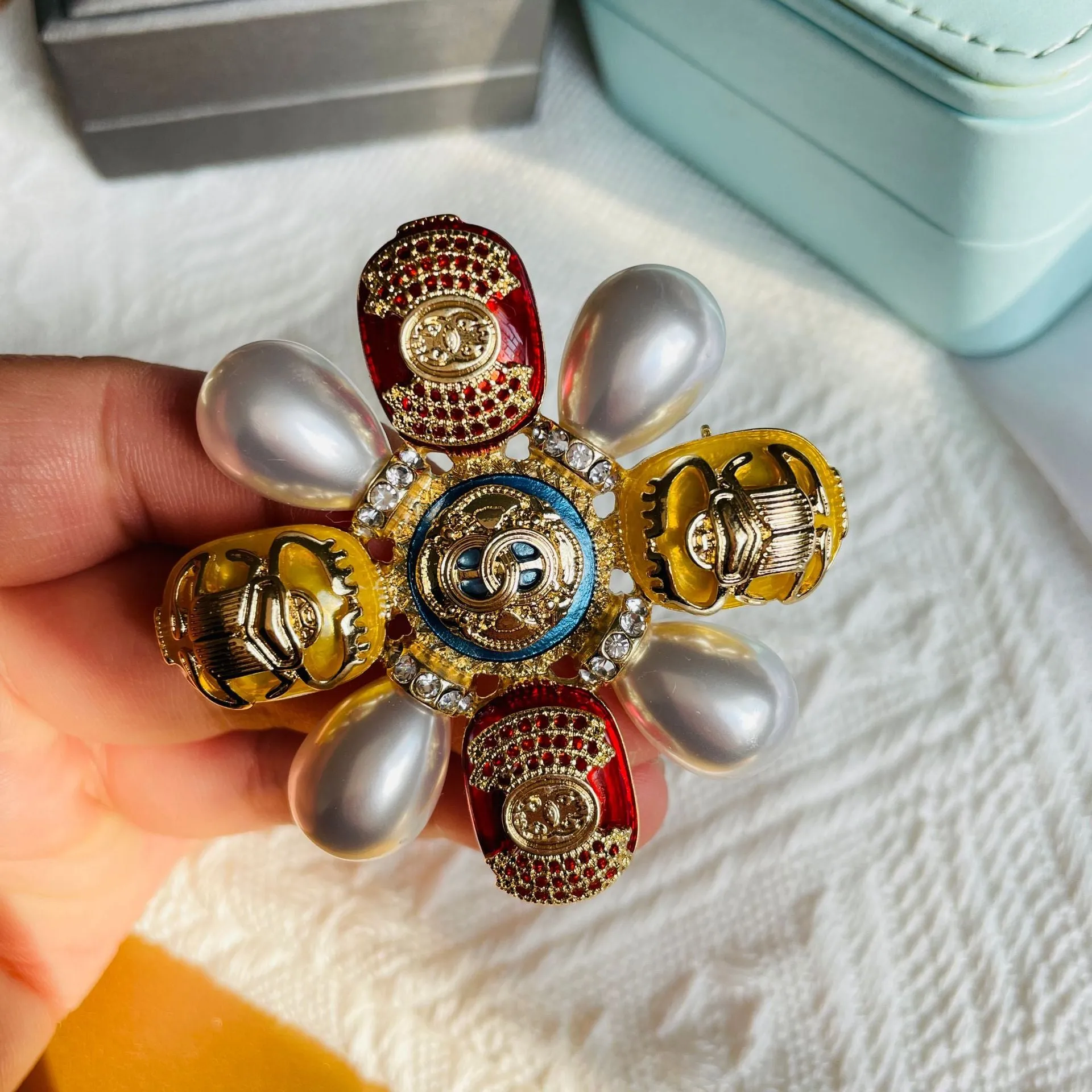 Fashion Women Vintage Baroque Luxury Cross Pearl Brooches