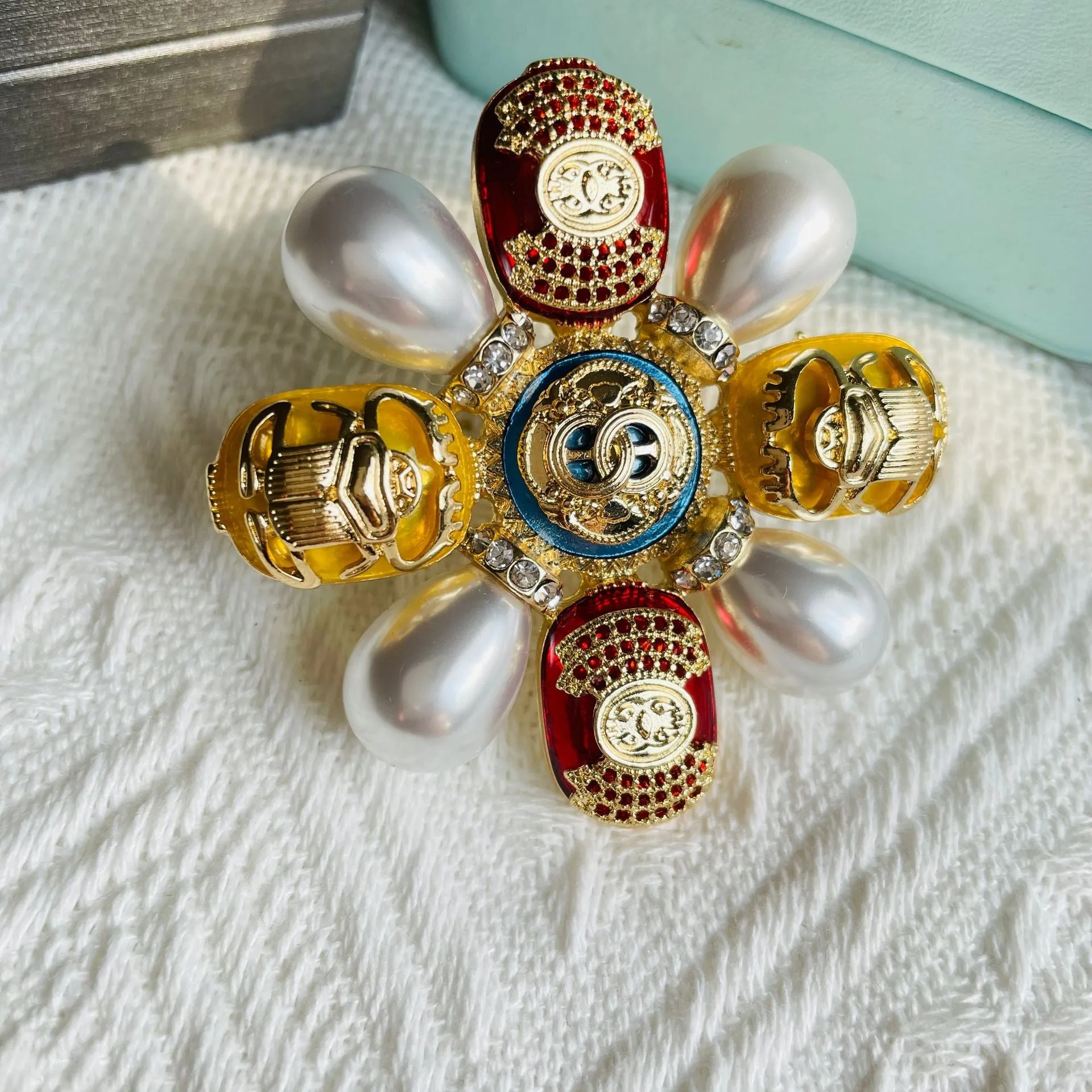 Fashion Women Vintage Baroque Luxury Cross Pearl Brooches