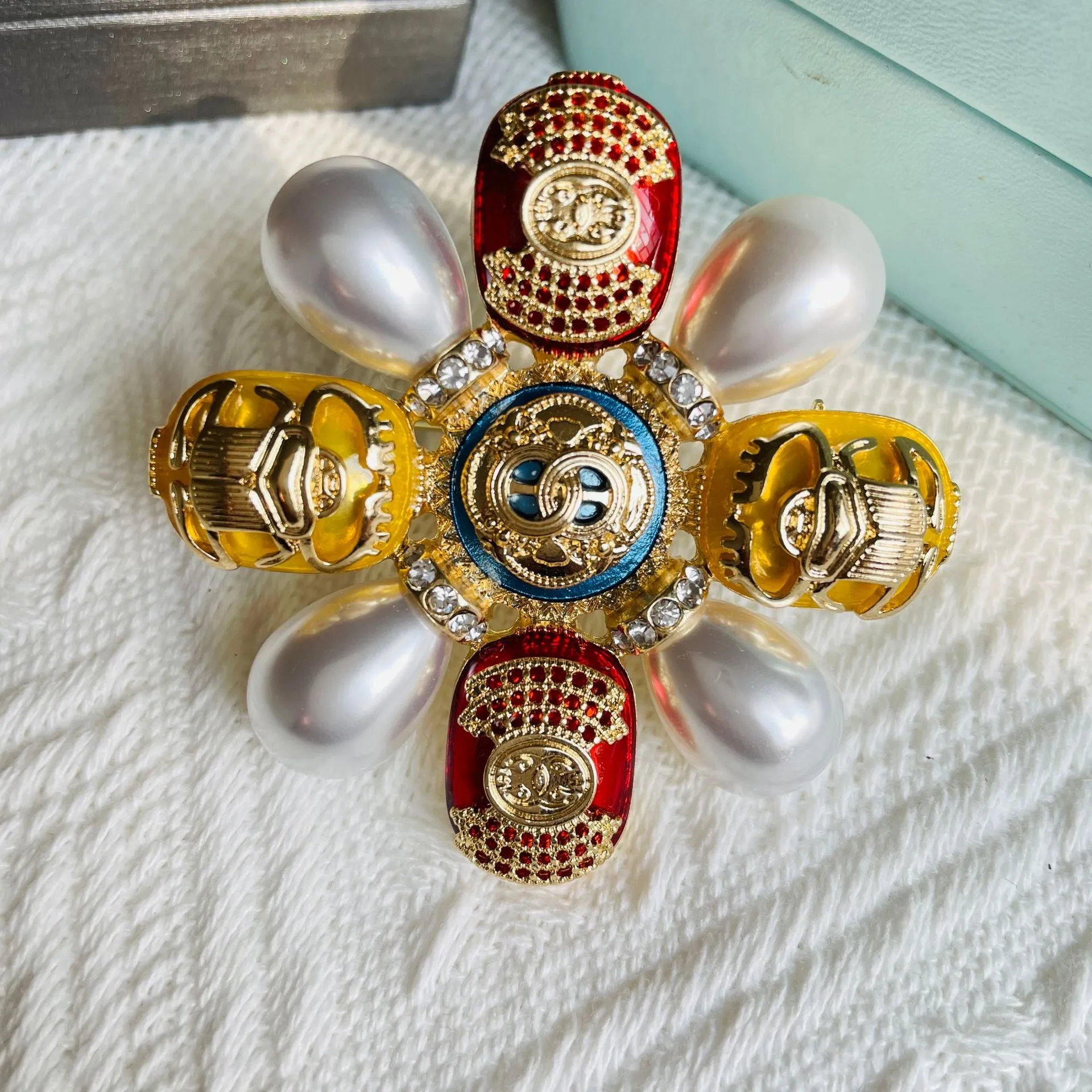 Fashion Women Vintage Baroque Luxury Cross Pearl Brooches