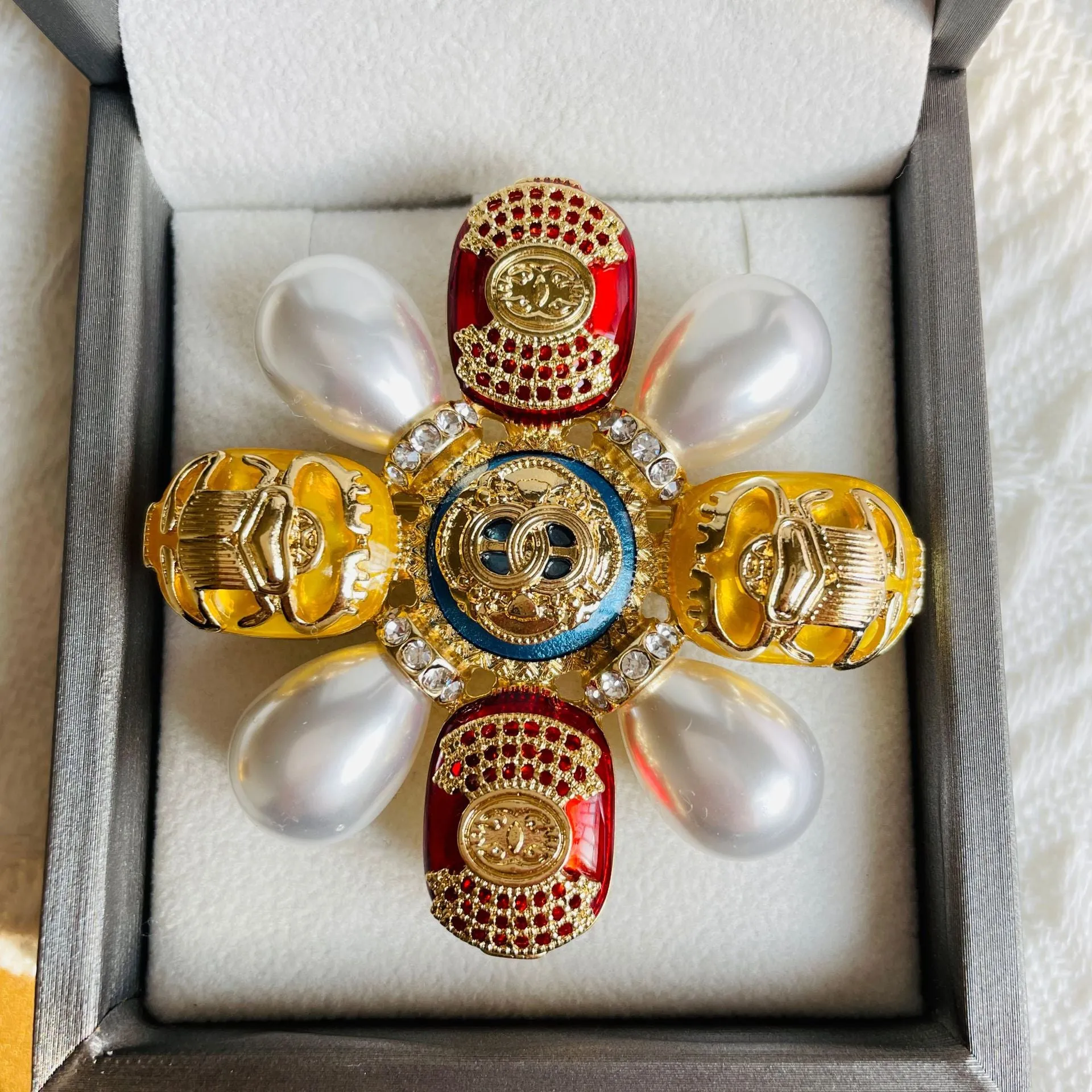 Fashion Women Vintage Baroque Luxury Cross Pearl Brooches