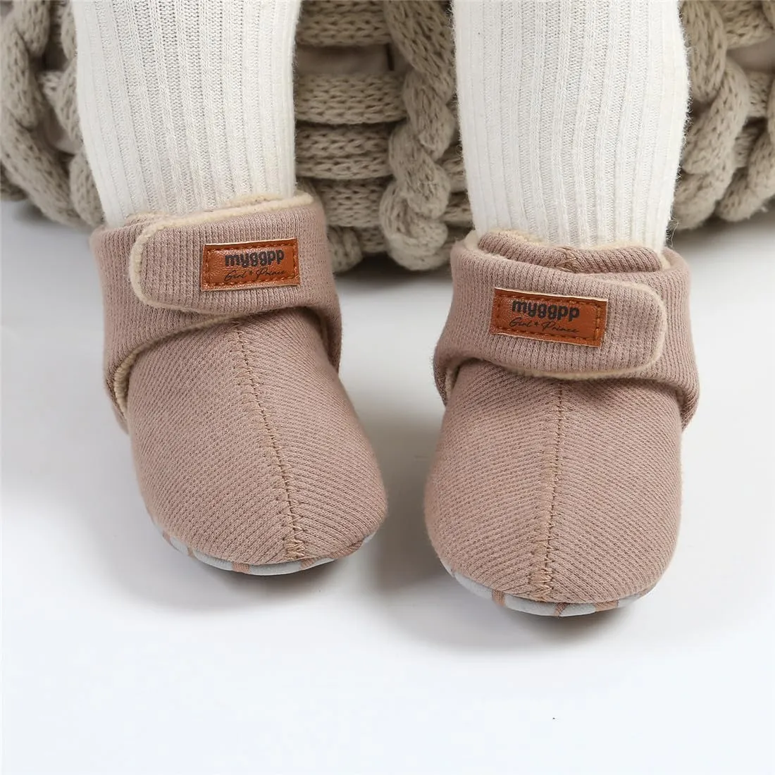 GDSDYM Baby Booties Cozy Fleece Slippers Soft Baby Shoes With Gripper Soles, Winter Infant Newborn Crib Sock Shoes Warm Footwear First Walkers