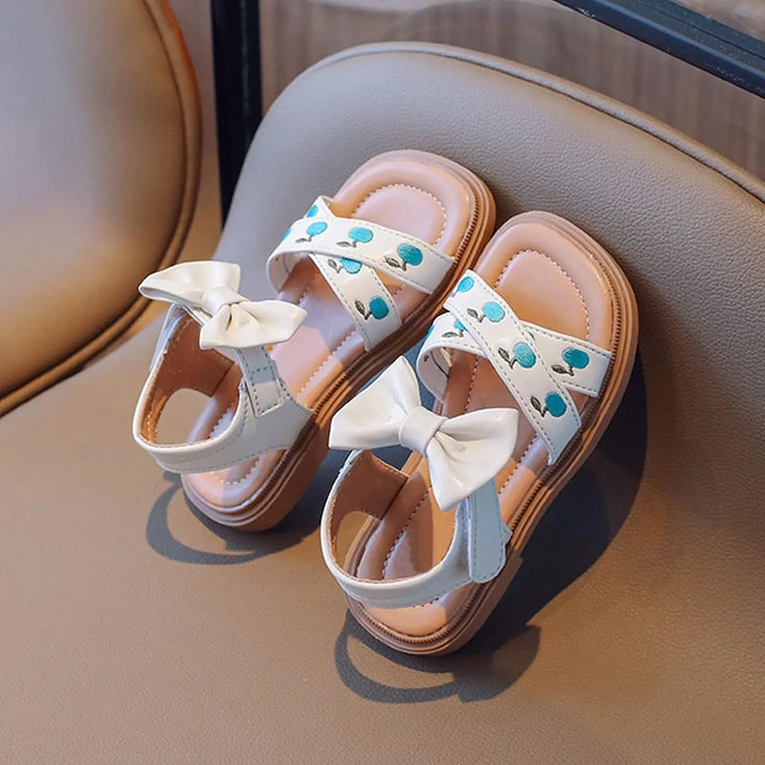 Girls' Sandals Summer Baby Girls' Princess Shoes Soft Sole Embroidered Children's Roman Shoes Slide Lids