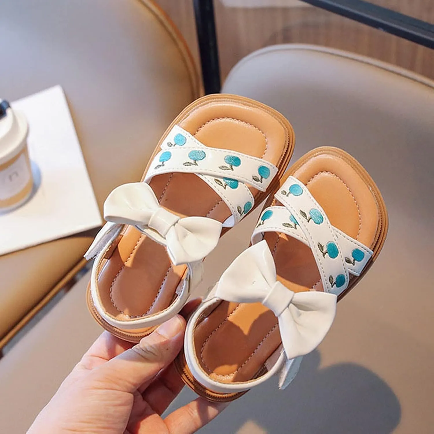 Girls' Sandals Summer Baby Girls' Princess Shoes Soft Sole Embroidered Children's Roman Shoes Slide Lids