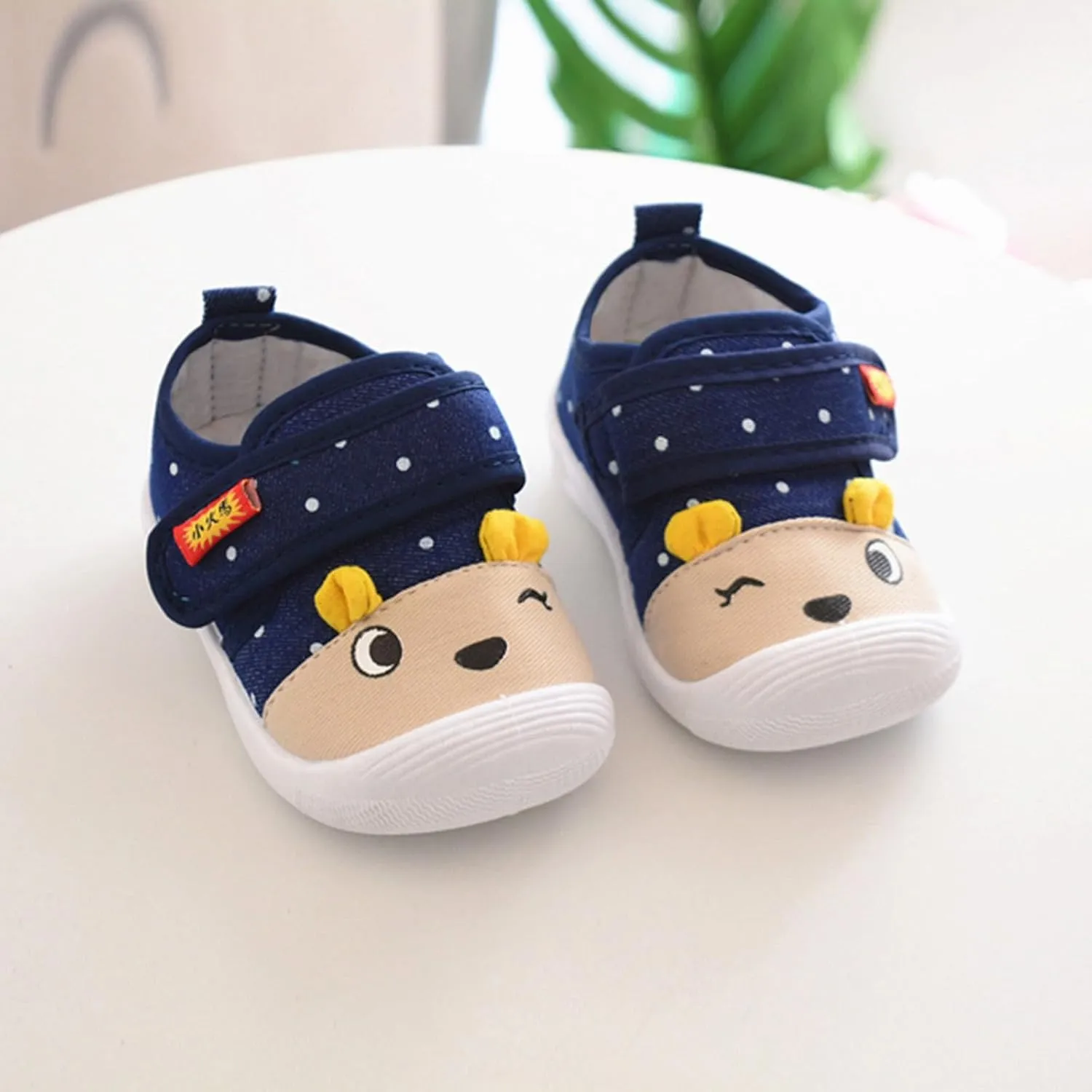 JINCAIHONG Baby Walking Shoes Boys Girls Breathable Barefoot Sneakers Lightweight Non Slip Footwear for Infants
