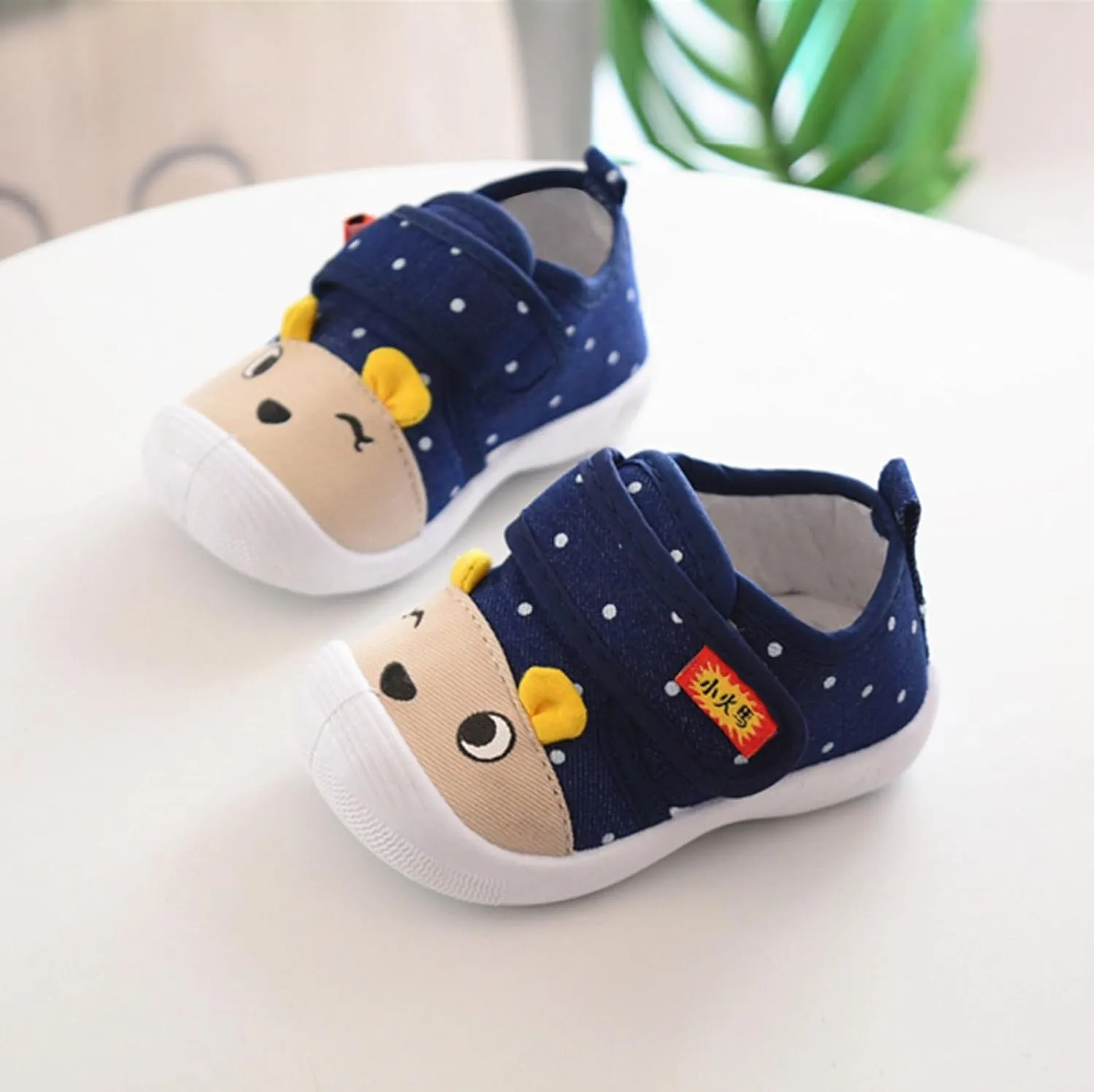 JINCAIHONG Baby Walking Shoes Boys Girls Breathable Barefoot Sneakers Lightweight Non Slip Footwear for Infants