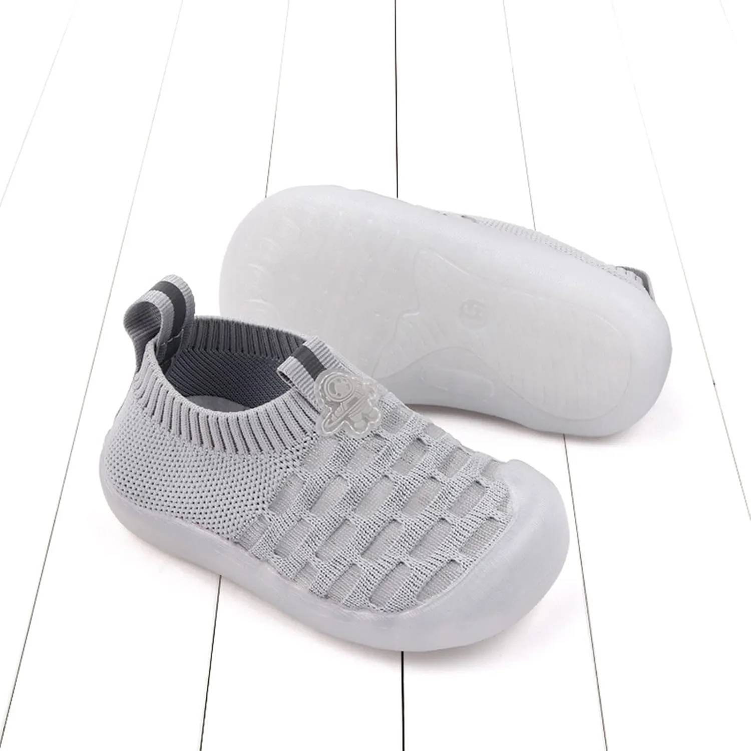 Spring and Summer Children Toddlers Boys and Girls Sports Shoes Flat Bottom Soft Fly Woven Mesh Breathable Comfortable Slip On Solid Casual Baby Girl Running Shoes