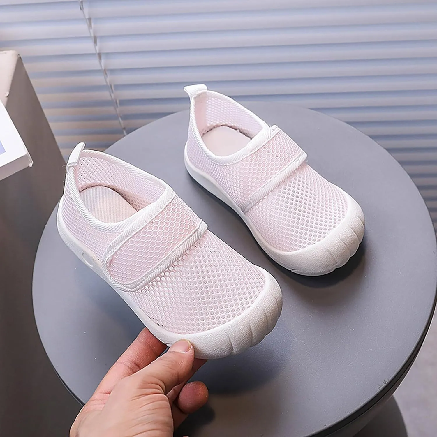 Summer New Hollowed Breathable Mesh Shoes Boys Baotou Anti Kick Sandals Girls Solid Color Beach Shoes Sandals Girls
