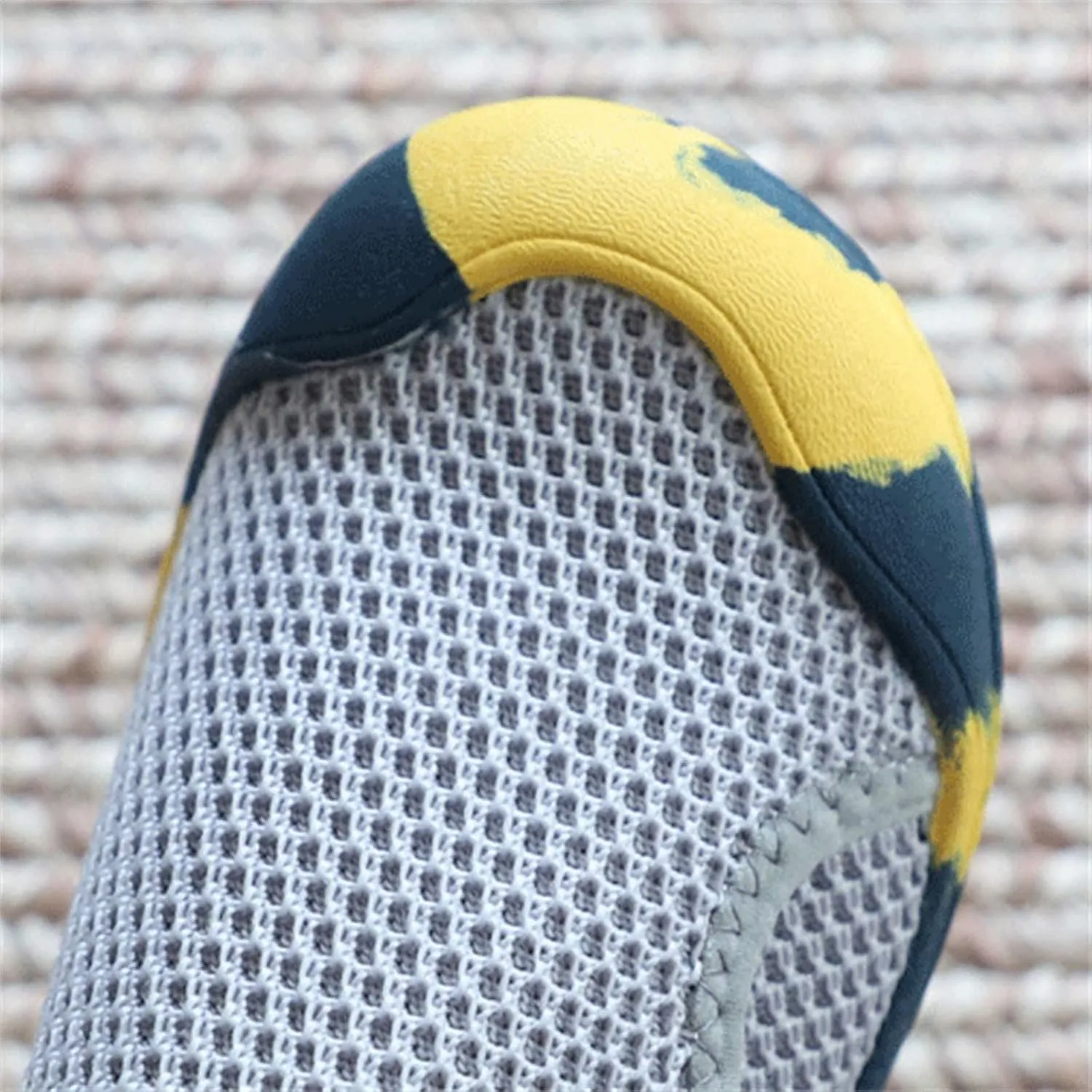 Toddler Baby Boy Girl Shoes Breathable Shoes Baotou Sneakers Mesh Baby Soft Sole Fashion Unisex Light up Shoes