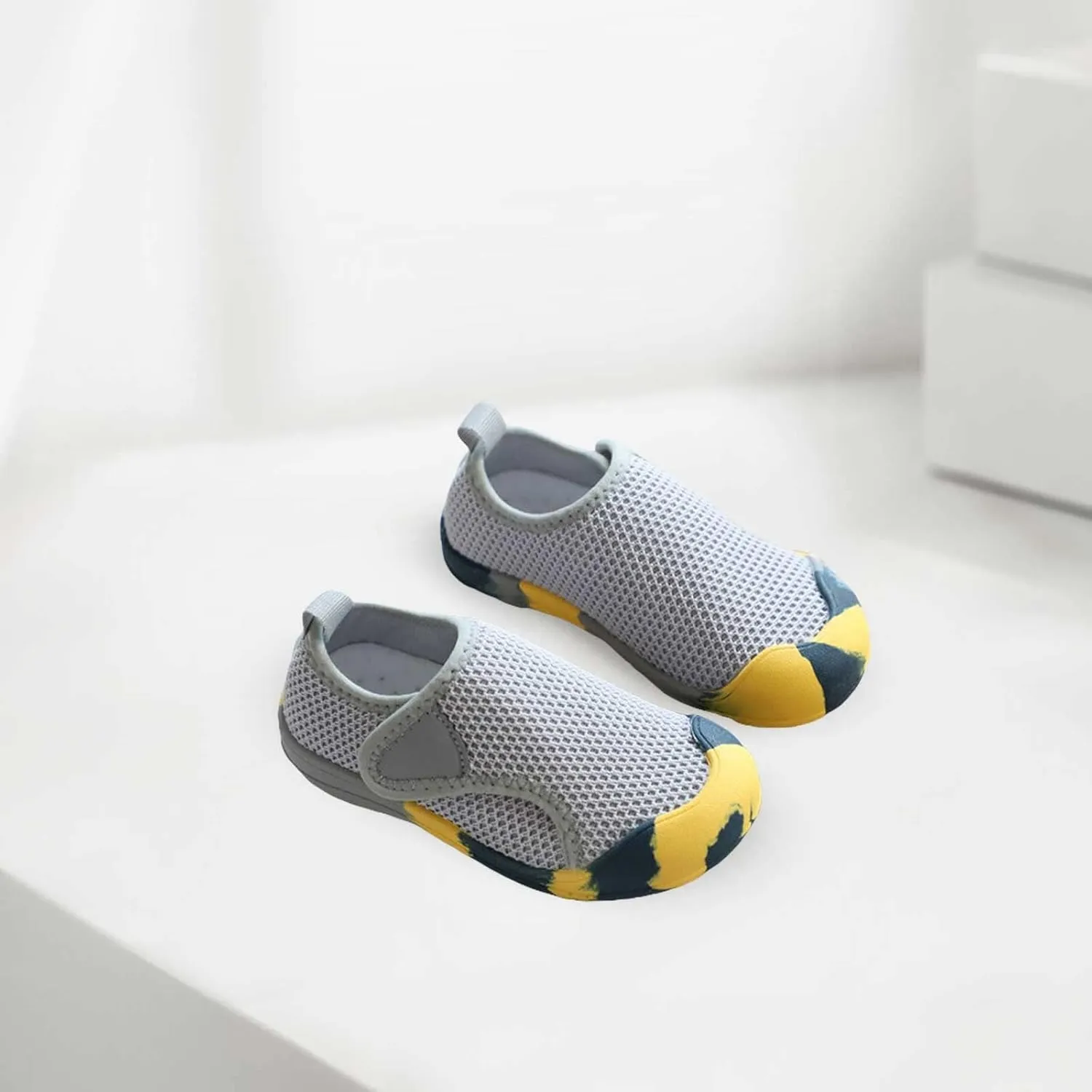 Toddler Baby Boy Girl Shoes Breathable Shoes Baotou Sneakers Mesh Baby Soft Sole Fashion Unisex Light up Shoes